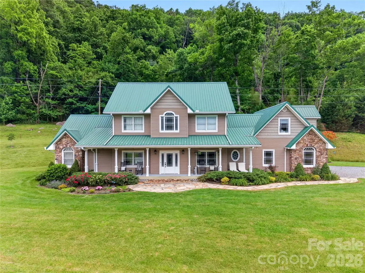 227 Black Bear Cove, Clyde, NC 28721 - #1