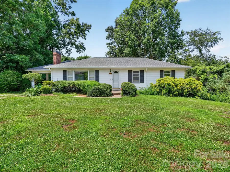 3112 Wesley Way, Hendersonville, NC 28792 - #2