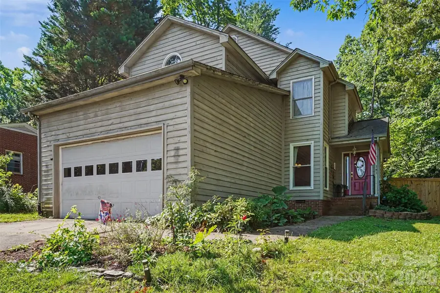 141 32nd Avenue Nw, Hickory, NC 28601 - #3