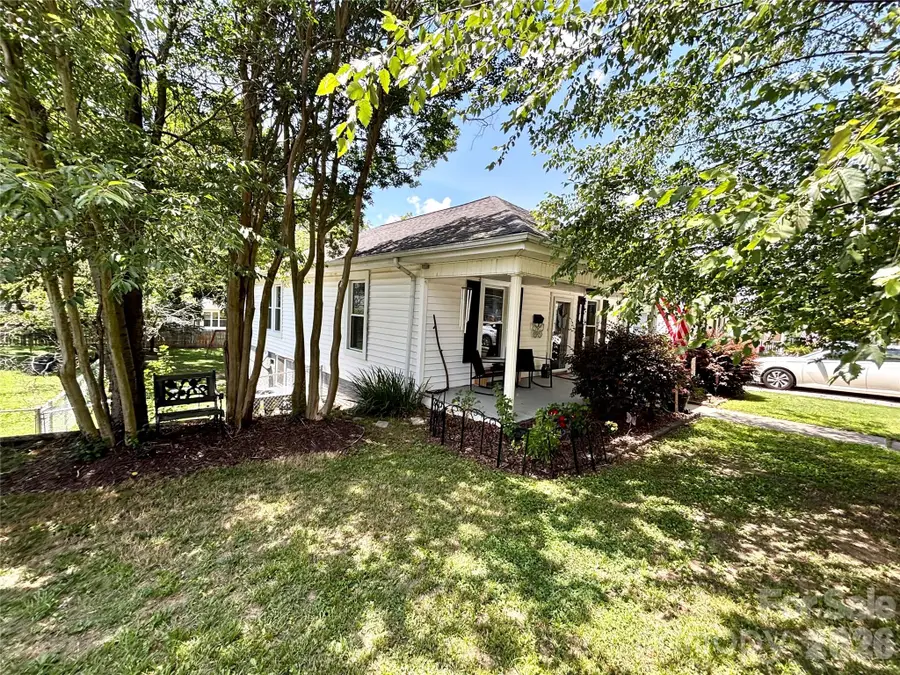 809 W A Street, Kannapolis, NC 28081 - #2