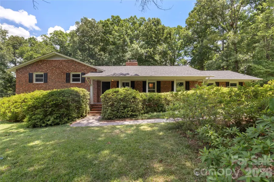 221 Kingsway Circle, Charlotte, NC 28214 - #2