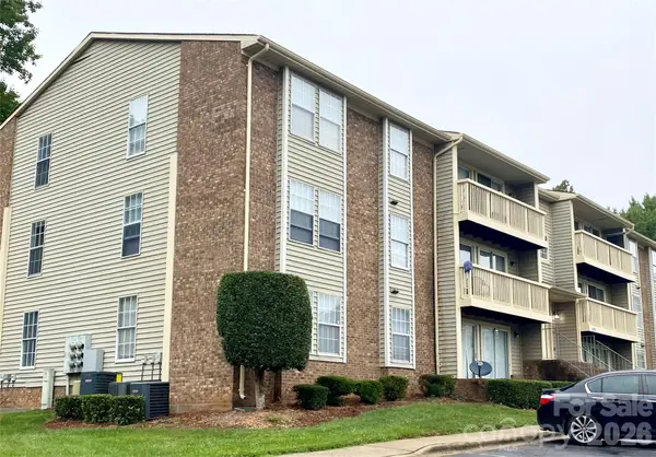 1604 Arlyn Circle #J, Charlotte, NC 28213