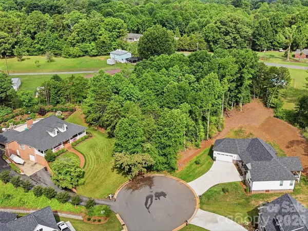 3710 Whitney Drive Ne, Hickory, NC 28601