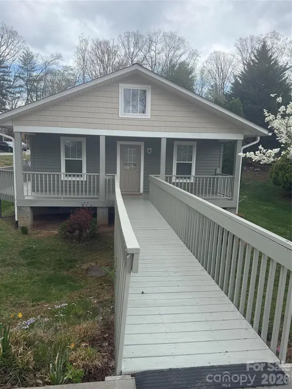 137 Warren Haynes Drive, Asheville, NC 28806