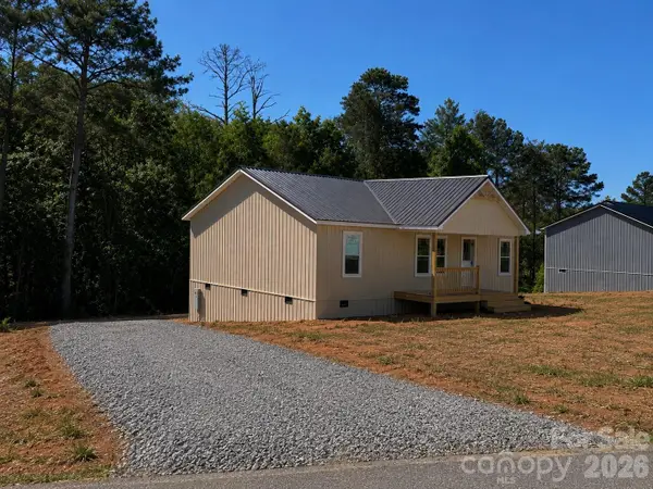 2033 Bailey Drive, Hickory, NC 28601