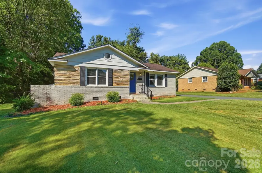 1816 Northcliff Drive, Charlotte, NC 28216 - #2