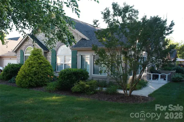 52 Mountain Meadow Circle, Weaverville, NC 28787