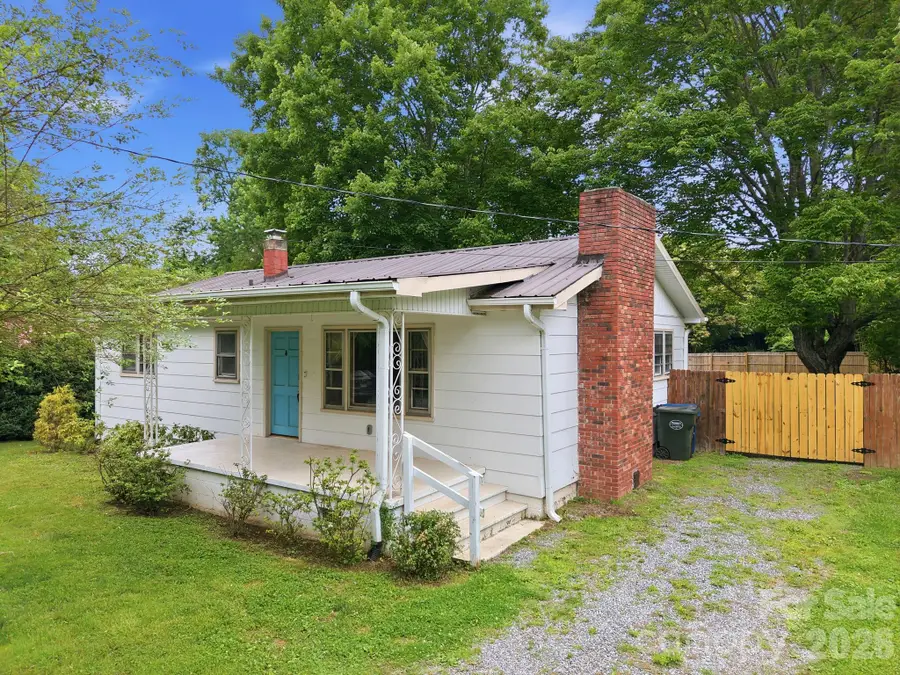 31 Edwards Street, Waynesville, NC 28786 - #2