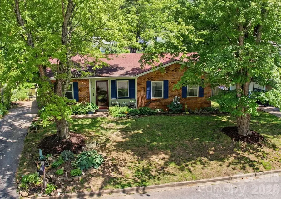 102 Wicklow Drive, Asheville, NC 28806 - #2
