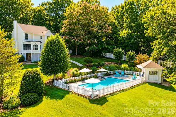 127 Vista Drive, Davidson, NC 28036
