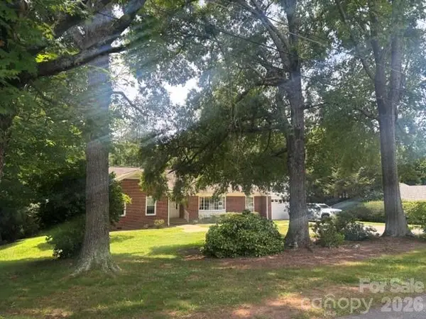 1807 5th Street Nw, Hickory, NC 28601