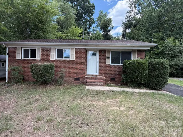 2824 Cedarhurst Drive, Charlotte, NC 28269