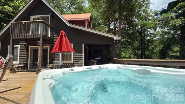 237 Woodys Drive, Hendersonville, NC 28792