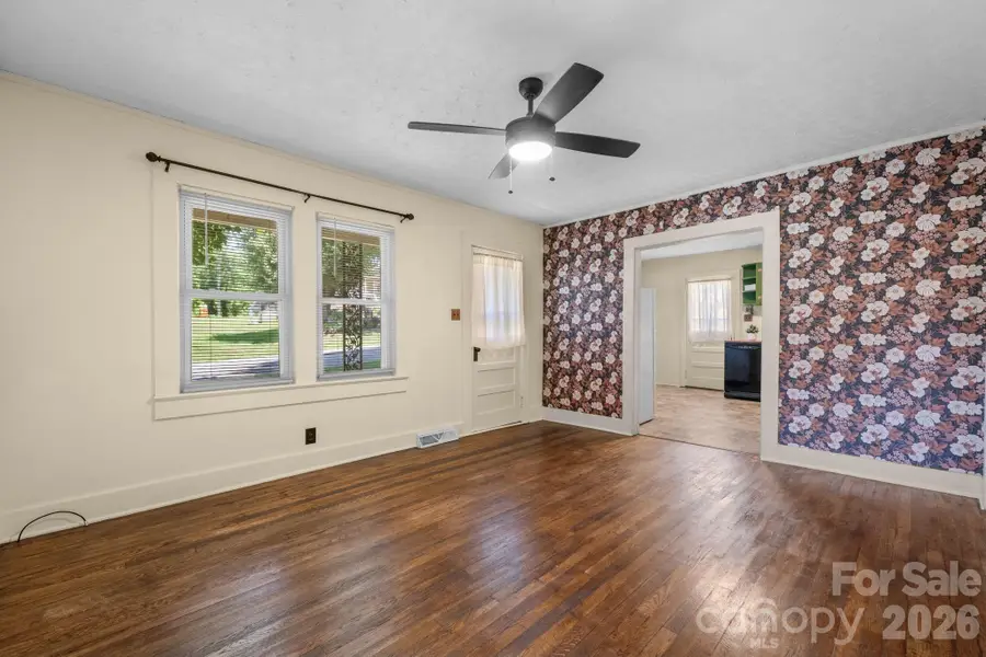 111 Cross Memorial Avenue, Morganton, NC 28655 - #2