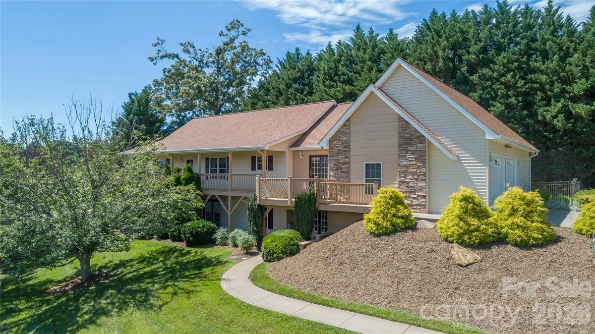 506 Brook Knoll Circle, Weaverville, NC 28787 - #1