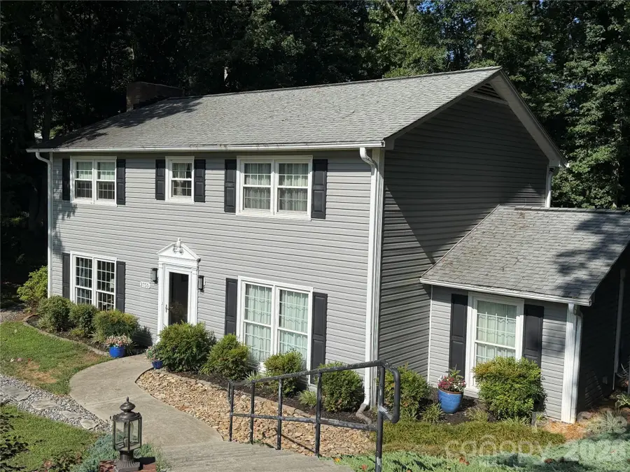 3755 21st Street Ne, Hickory, NC 28601 - #2