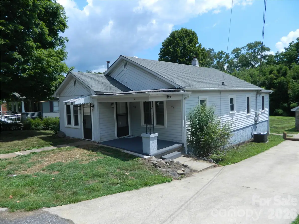 129 Edgebrook Place Nw, Lenoir, NC 28645 - #1