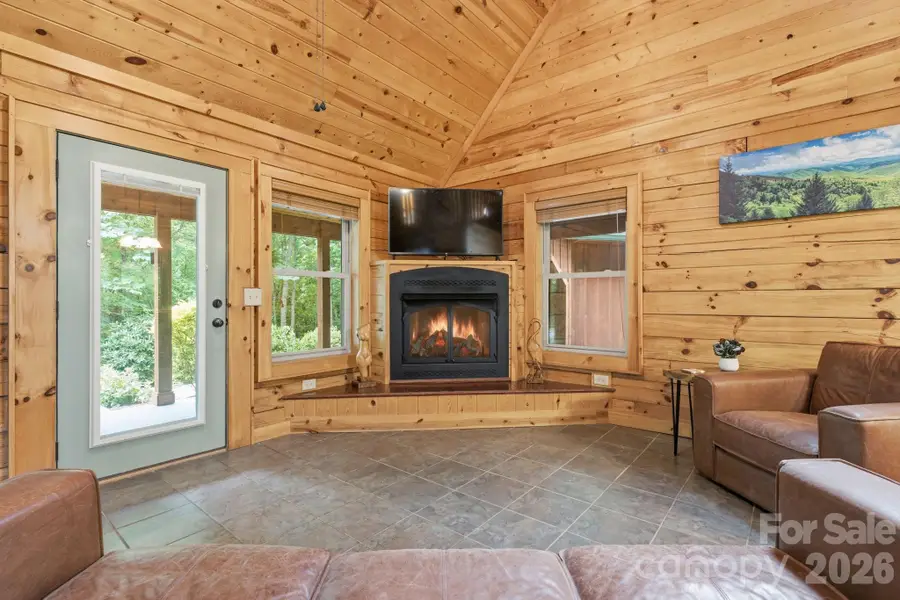 1026 High Top Mountain Road, Whittier, NC 28789 - #3