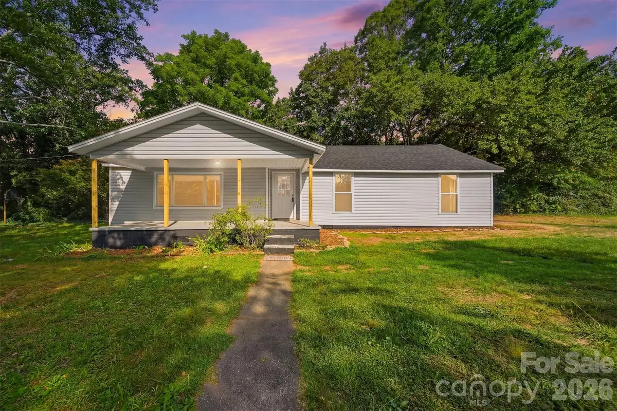 218 33rd Street Sw, Hickory, NC 28602 - #1