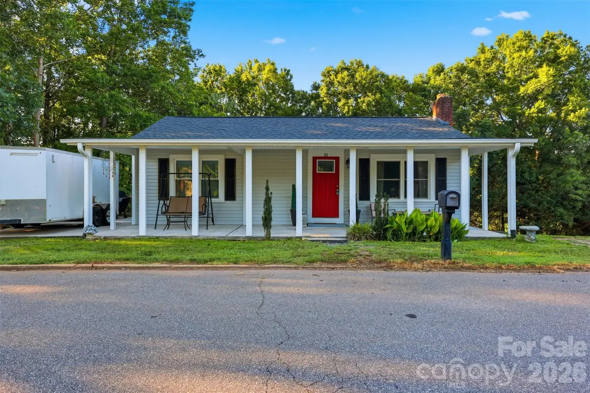 32 W Highland Avenue, Granite Falls, NC 28630 - #1