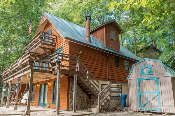 330 Riddle Cove Road, Maggie Valley, NC 28751