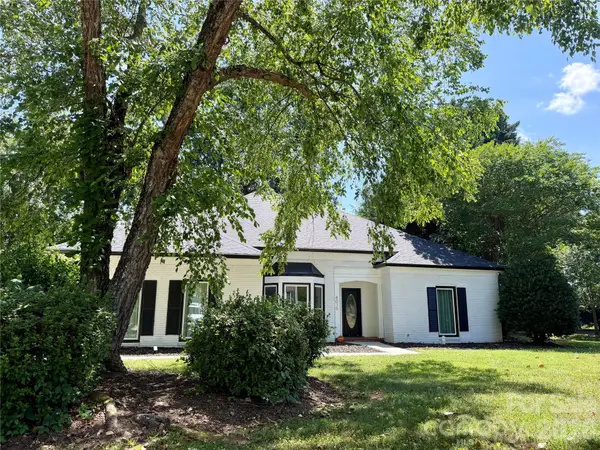 4015 Thistledown Court #8, Charlotte, NC 28269