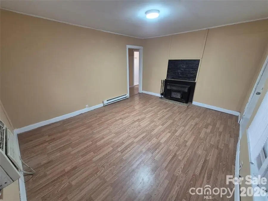 8 White Avenue, Asheville, NC 28803 - #3