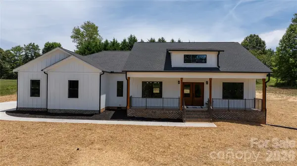 1265 Misty Lane, Hickory, NC 28601