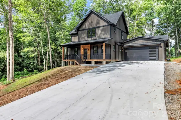 80 Goldenwood Lane, Mills River, NC 28759