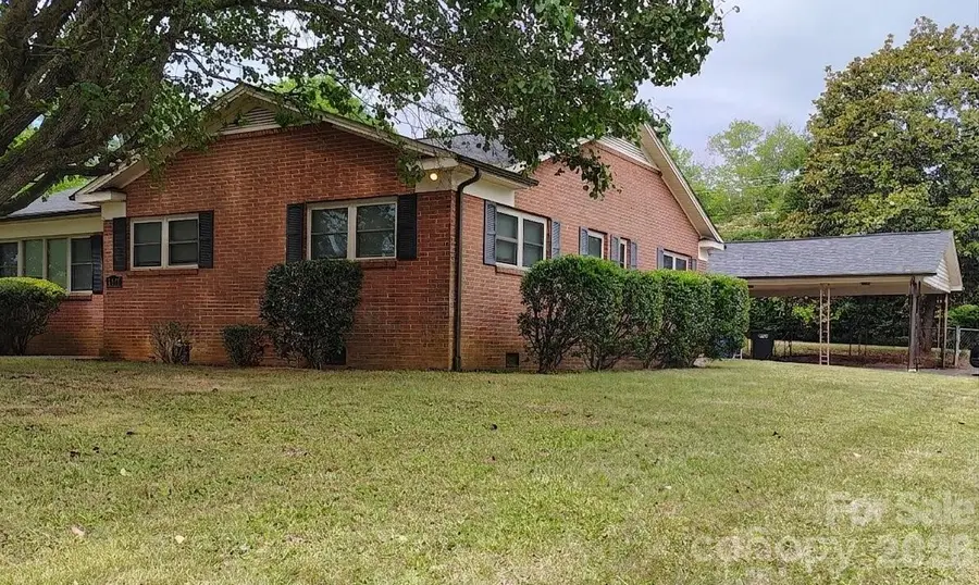 2171 6th Street Ne, Hickory, NC 28601 - #2