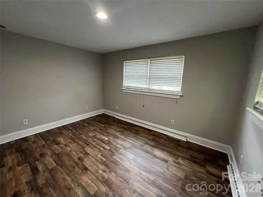 2171 6th Street Ne, Hickory, NC 28601 - #3