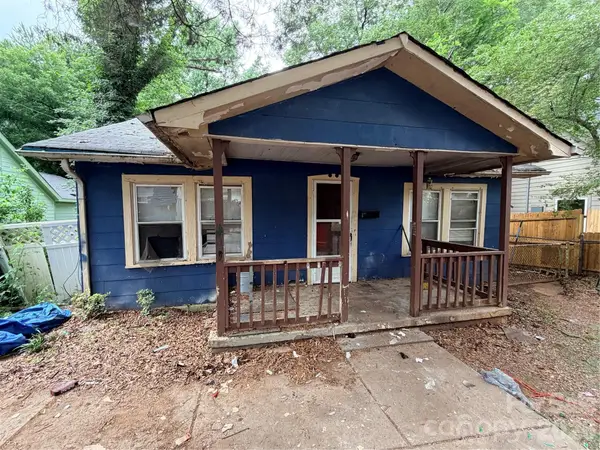 2216 Weyland Avenue, Charlotte, NC 28208