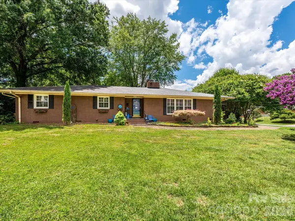 1300 Bevis Drive, Charlotte, NC 28209