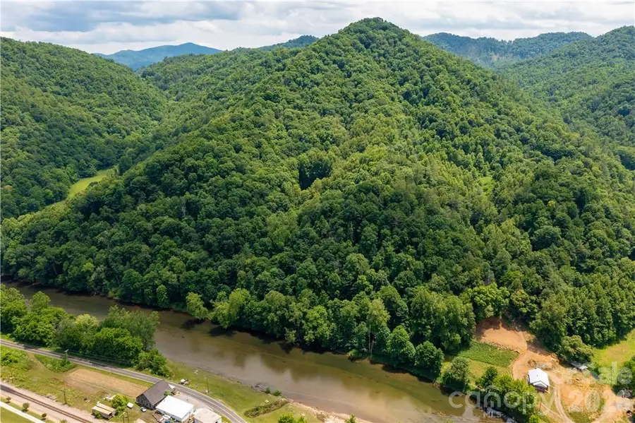000 High Cliff Drive, Green Mountain, NC 28740 - #3