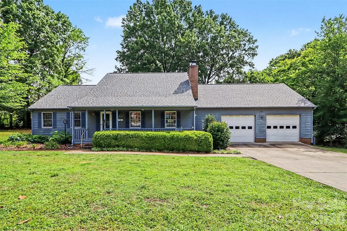 124 E Catawba Avenue, Mooresville, NC 28115 - #1