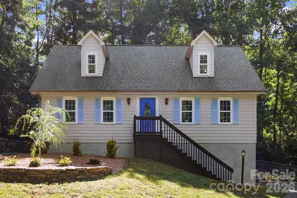 209 Mint Way, Flat Rock, NC 28731