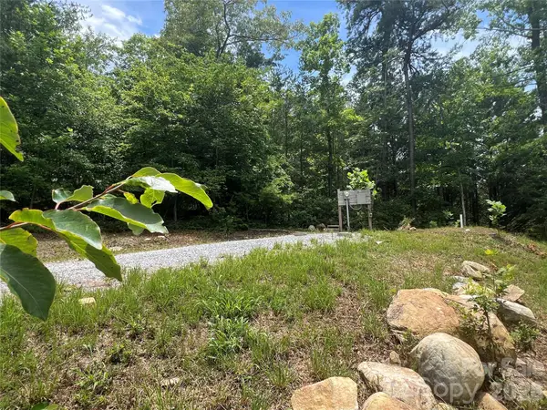 366 Dobsons Knob Loop #7, Marion, NC 28752