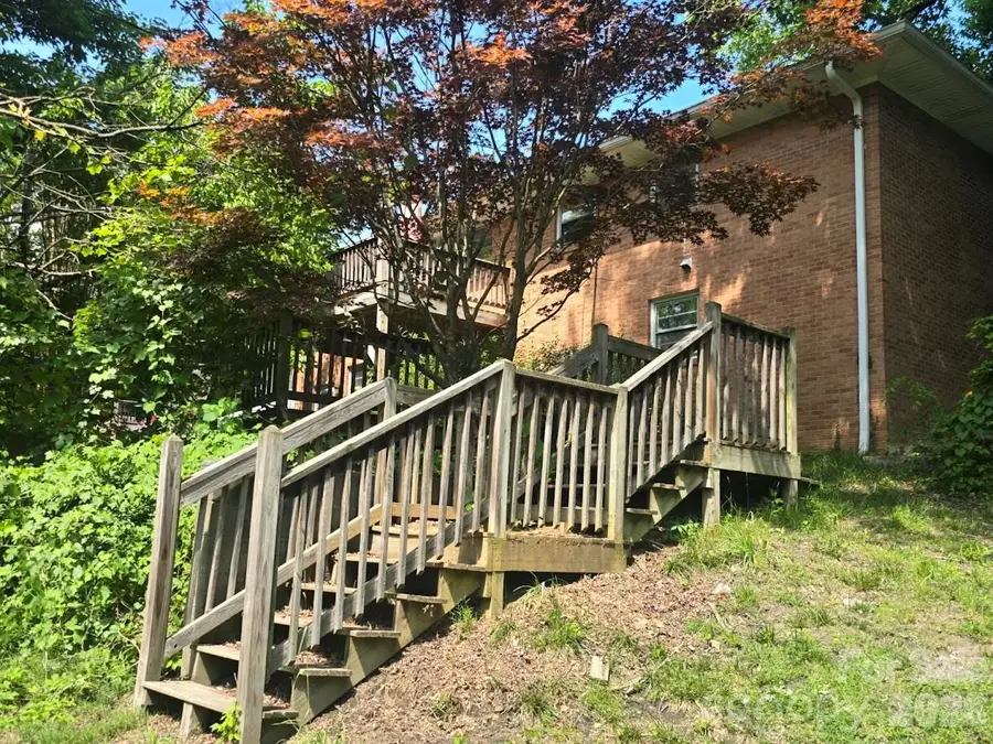 629 Willow Road, Hendersonville, NC 28739 - #2