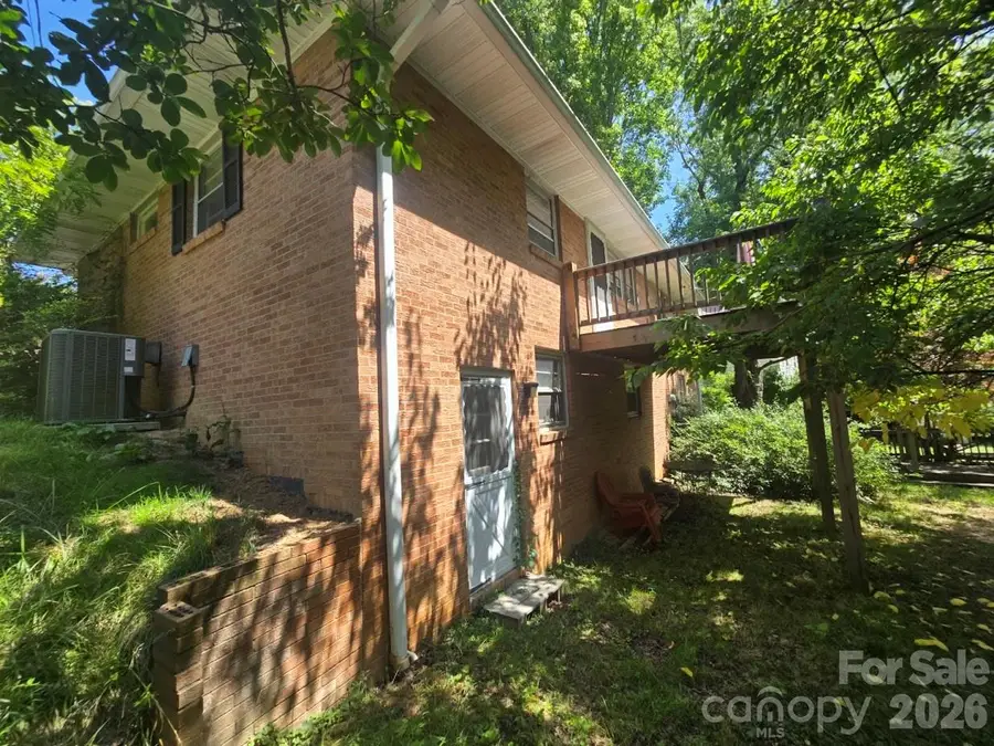 629 Willow Road, Hendersonville, NC 28739 - #3