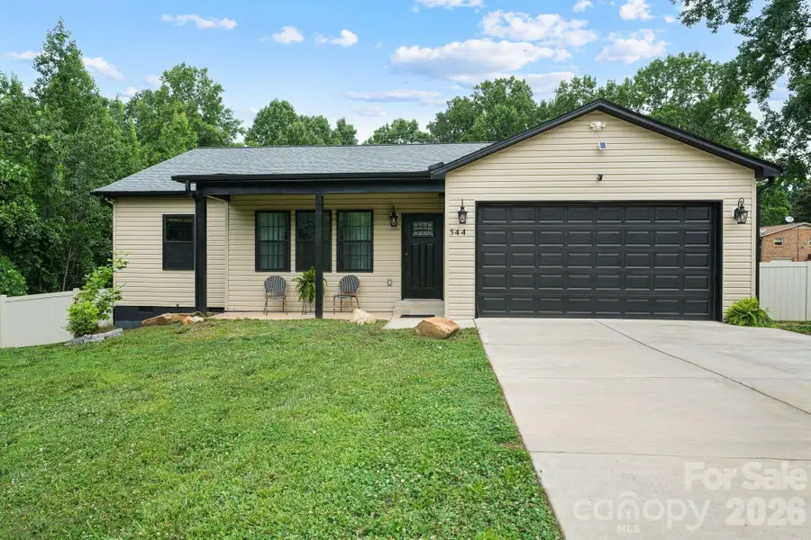 544 30th Avenue Nw, Hickory, NC 28601 - #3