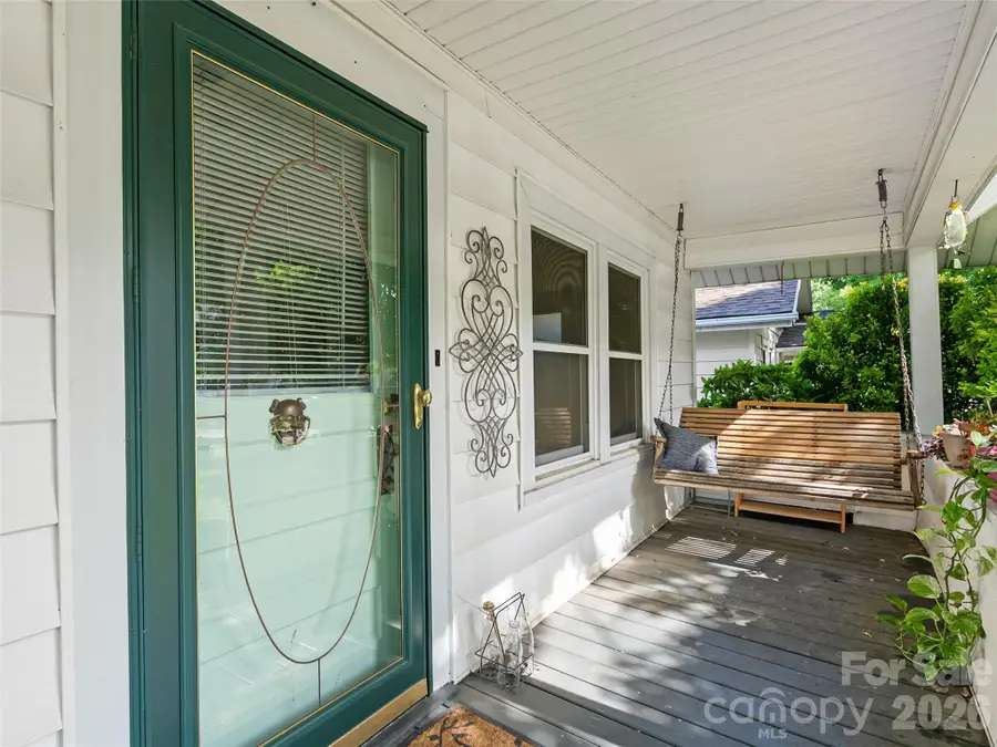 2 Pelzer Street, Asheville, NC 28804 - #3