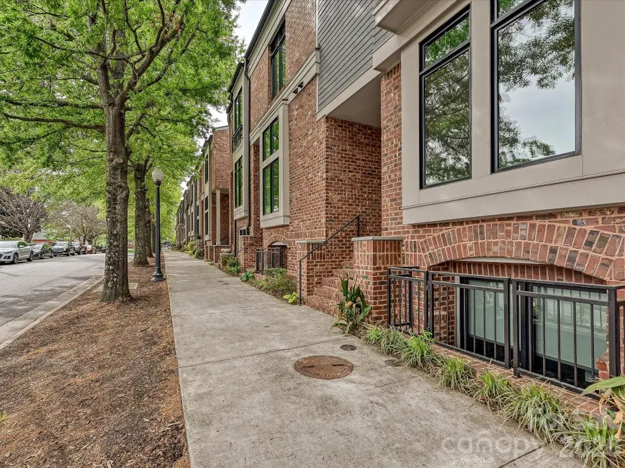 432 E 33rd Street, Charlotte, NC 28205 - #2