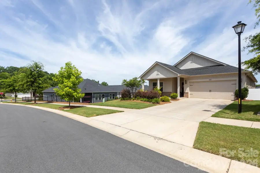 11809 Red Leaf Drive, Charlotte, NC 28215 - #2