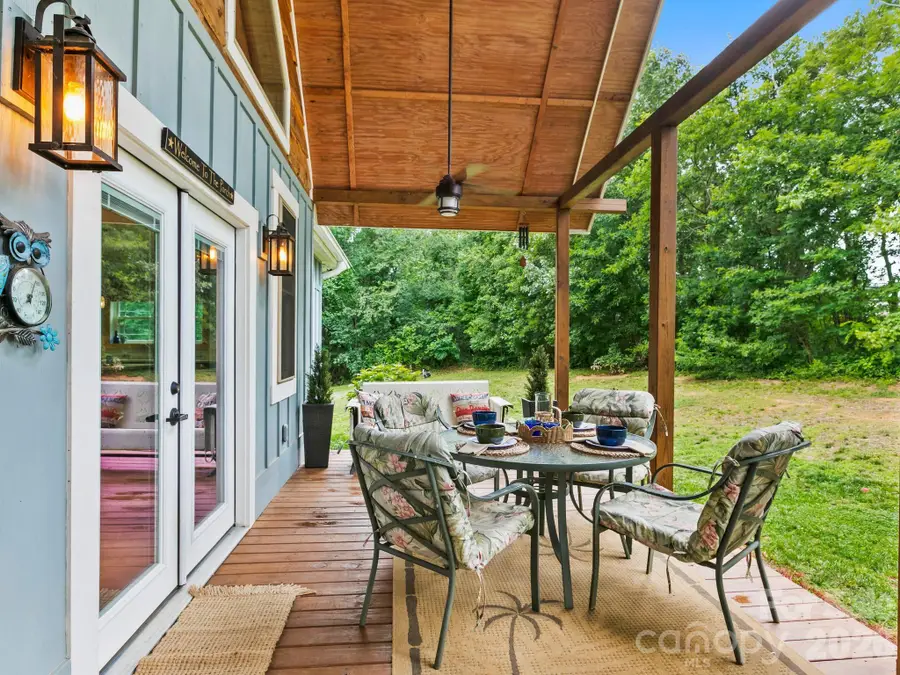 116 W Hiawatha Court, Asheville, NC 28806 - #2
