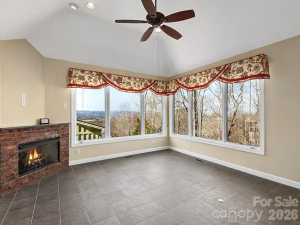 54 Deep Valley Lane, Hendersonville, NC 28791