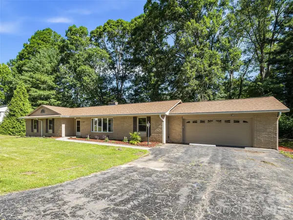3158 Florida Drive, Hendersonville, NC 28792