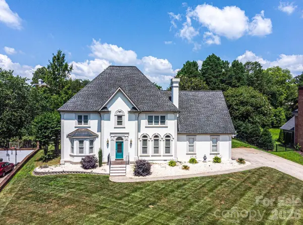4215 3rd Street Nw, Hickory, NC 28601