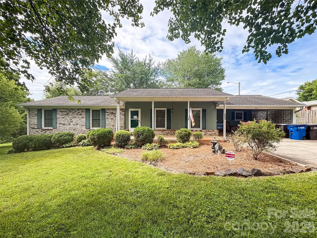 924 Thomas Street, Statesville, NC 28677 - #1