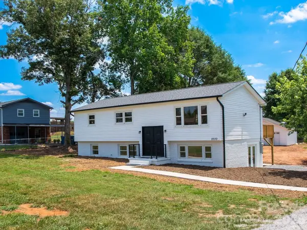 2330 40th Avenue Court Ne, Hickory, NC 28601