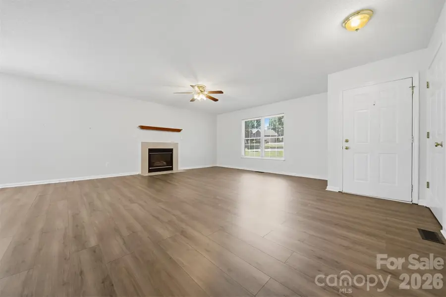 2436 29th Avenue Court Ne, Hickory, NC 28601 - #2